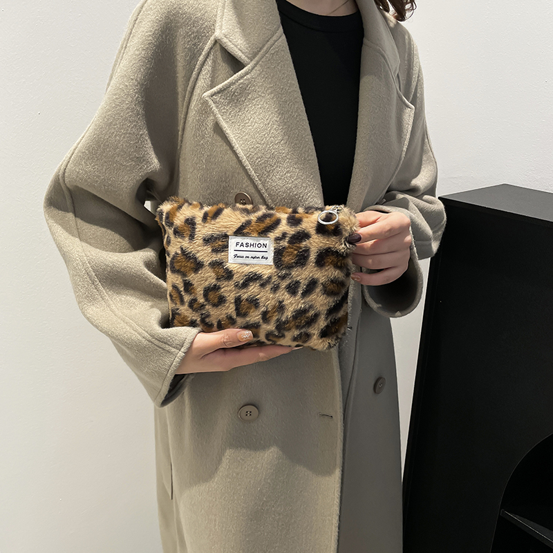 Leopard print plush Makeup Bag - Beauty Makeup Women ulasan dan harga
